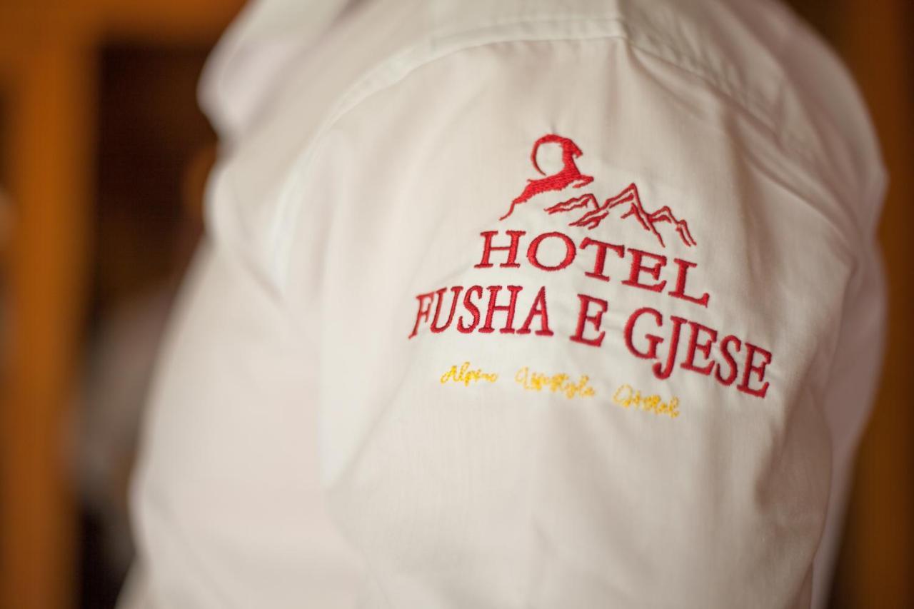 Fusha E Gjes Hotel ヴァルボナ エクステリア 写真