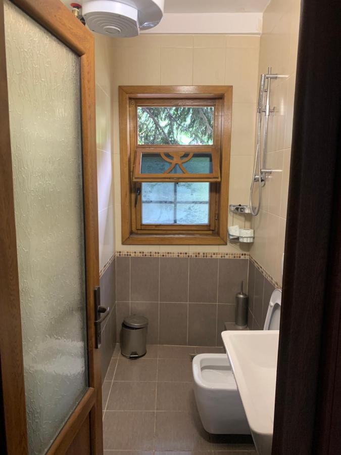 Fusha E Gjes Hotel ヴァルボナ エクステリア 写真
